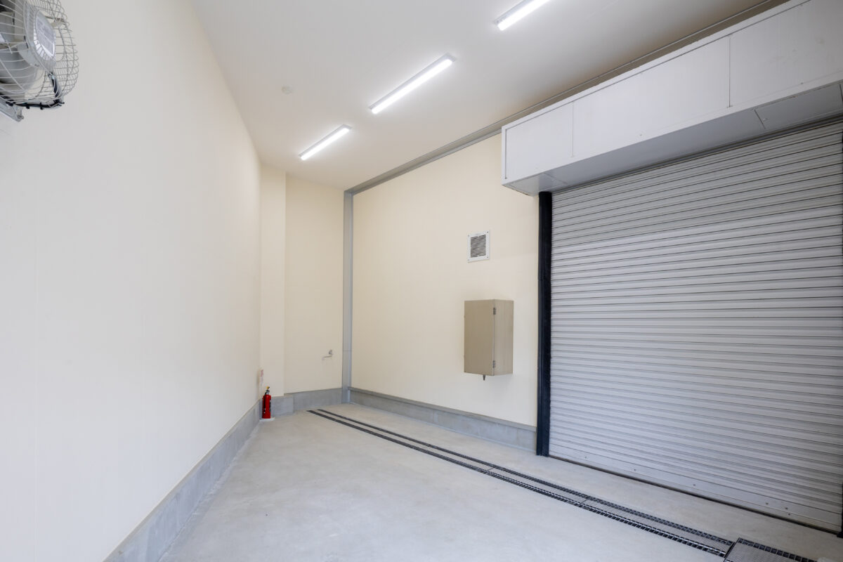 倉庫棟（液体原料室）